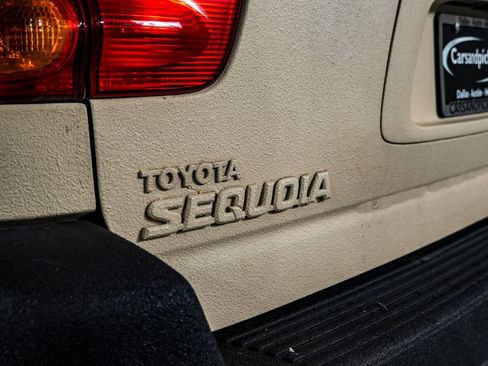 Used 2004 Toyota Sequoia SR5 w/ Convenience Pkg RWD image 43