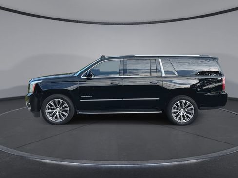 Used 2020 GMC Yukon XL Denali RWD image 5