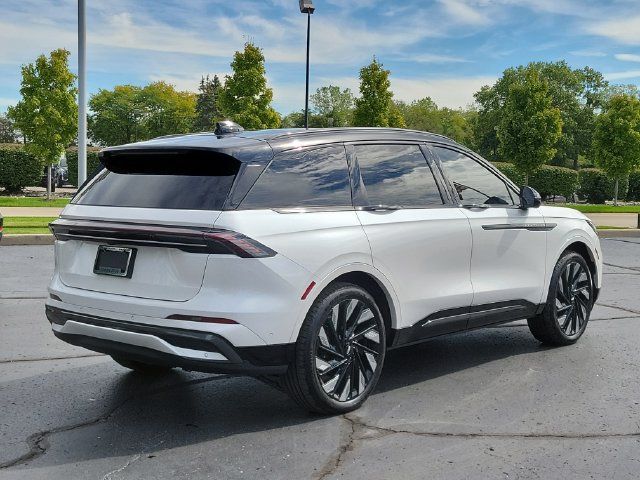 Used 2024 Lincoln Nautilus Reserve w/ Equipment Group 202A AWD/4WD image 4