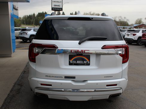 Certified 2023 GMC Acadia Denali w/ Denali Ultimate Package AWD/4WD image 4