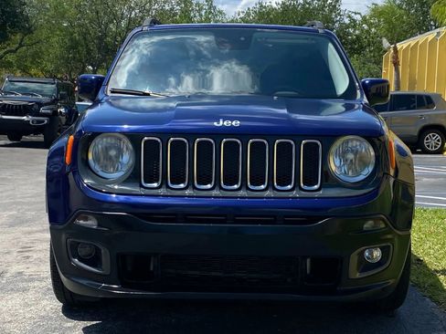 Used 2016 Jeep Renegade Latitude FWD image 3