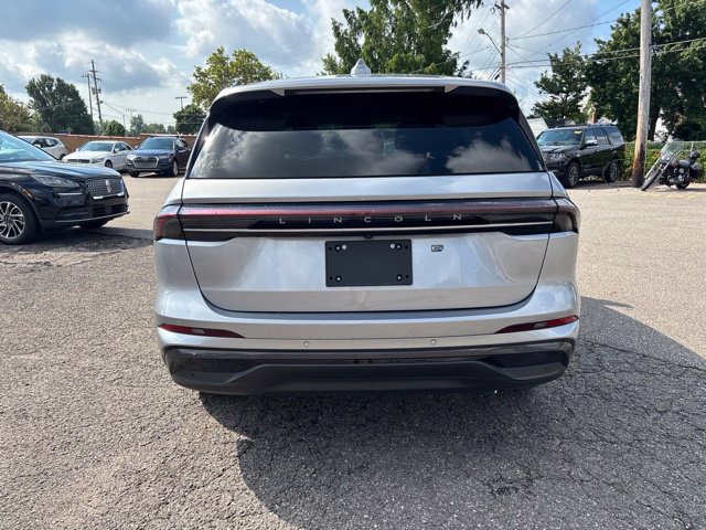 New 2026 Lincoln Nautilus Premier w/ Jet Appearance Package AWD/4WD image 10