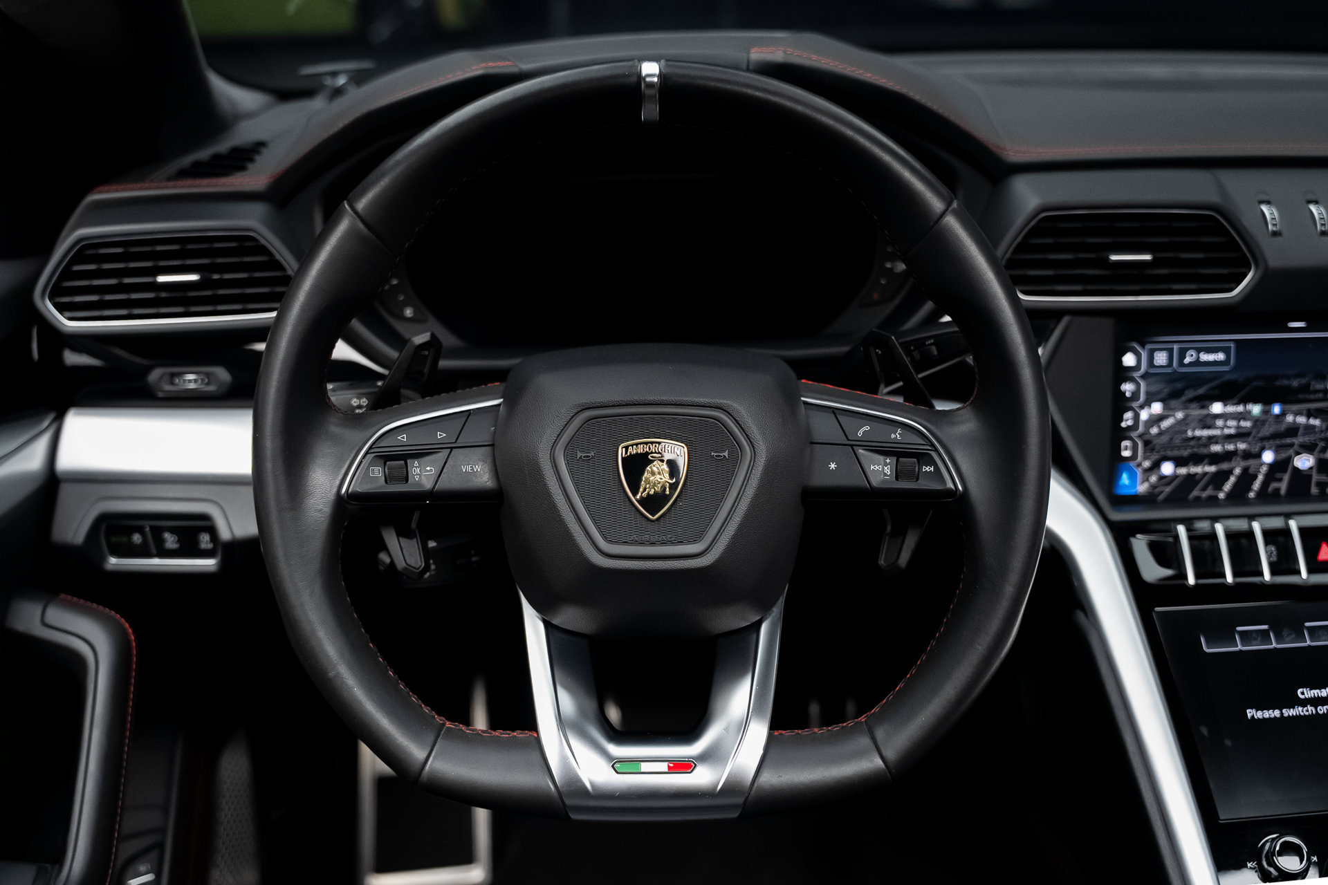 Used 2019 Lamborghini Urus AWD/4WD image 42
