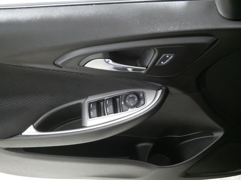 Used 2025 Chevrolet Malibu LT image 19