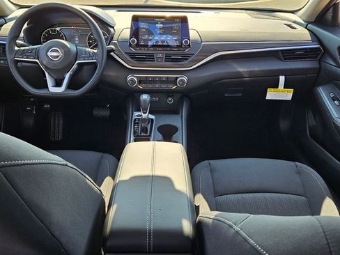 New 2025 Nissan Altima 2.5 SV image 8