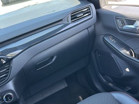 Used 2025 Ford Escape ST-Line FWD image 18