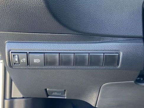 Used 2025 Toyota Corolla LE image 26