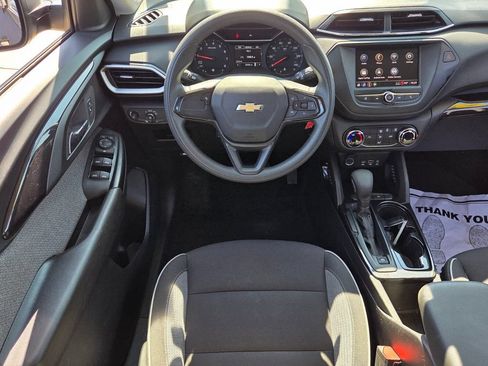 Used 2023 Chevrolet TrailBlazer LS FWD image 5