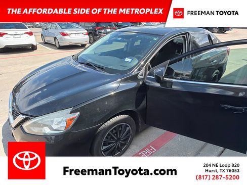 Used 2017 Nissan Sentra SV w/ Driver's Assist Package FWD image 1
