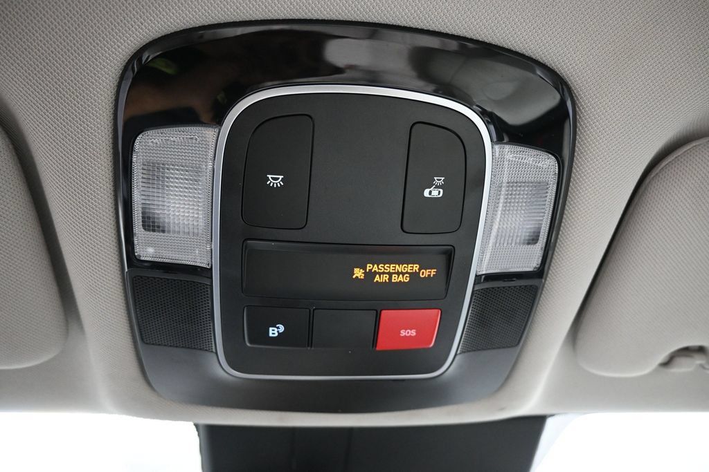 Used 2025 Hyundai Sonata SEL FWD image 17