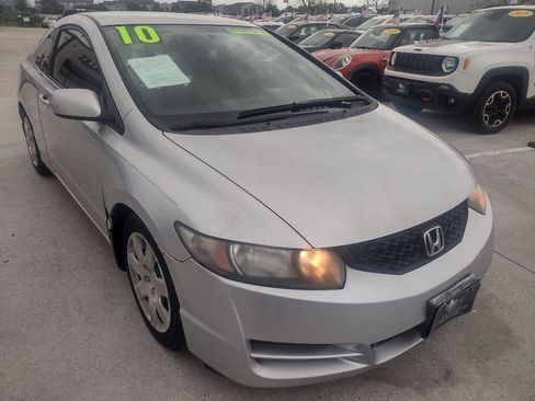 Used 2010 Honda Civic LX image 1