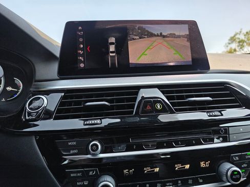 Used 2019 BMW 540i xDrive w/ M Sport Package image 30