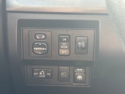 Used 2019 Toyota Tundra SR5 image 23