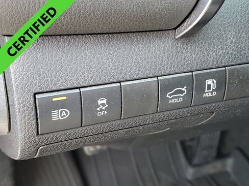 Used 2019 Toyota Camry LE FWD image 9