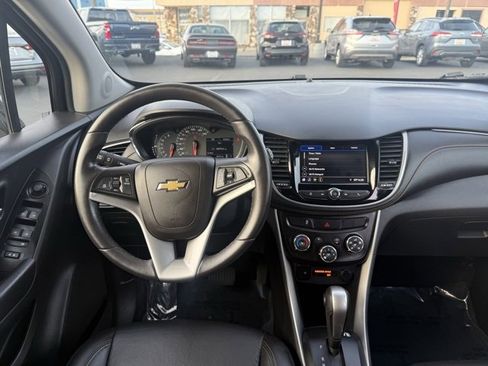 Used 2021 Chevrolet Trax LT w/ Premium Seat Package image 13