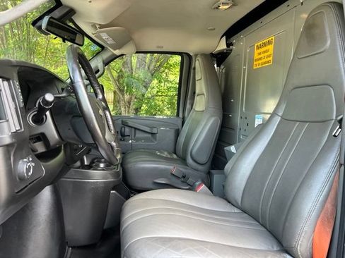 Used 2019 Chevrolet Express 2500 w/ Driver Convenience Package RWD image 12