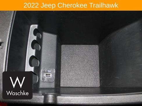 Used 2022 Jeep Cherokee Trailhawk image 38