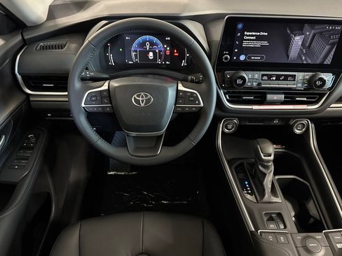 New 2026 Toyota Grand Highlander FWD image 17