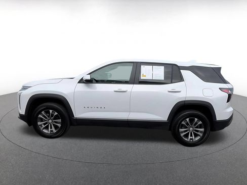 Used 2025 Chevrolet Equinox LT FWD image 8