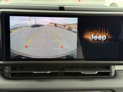 Used 2025 Jeep Wrangler Unlimited Sahara AWD/4WD image 18
