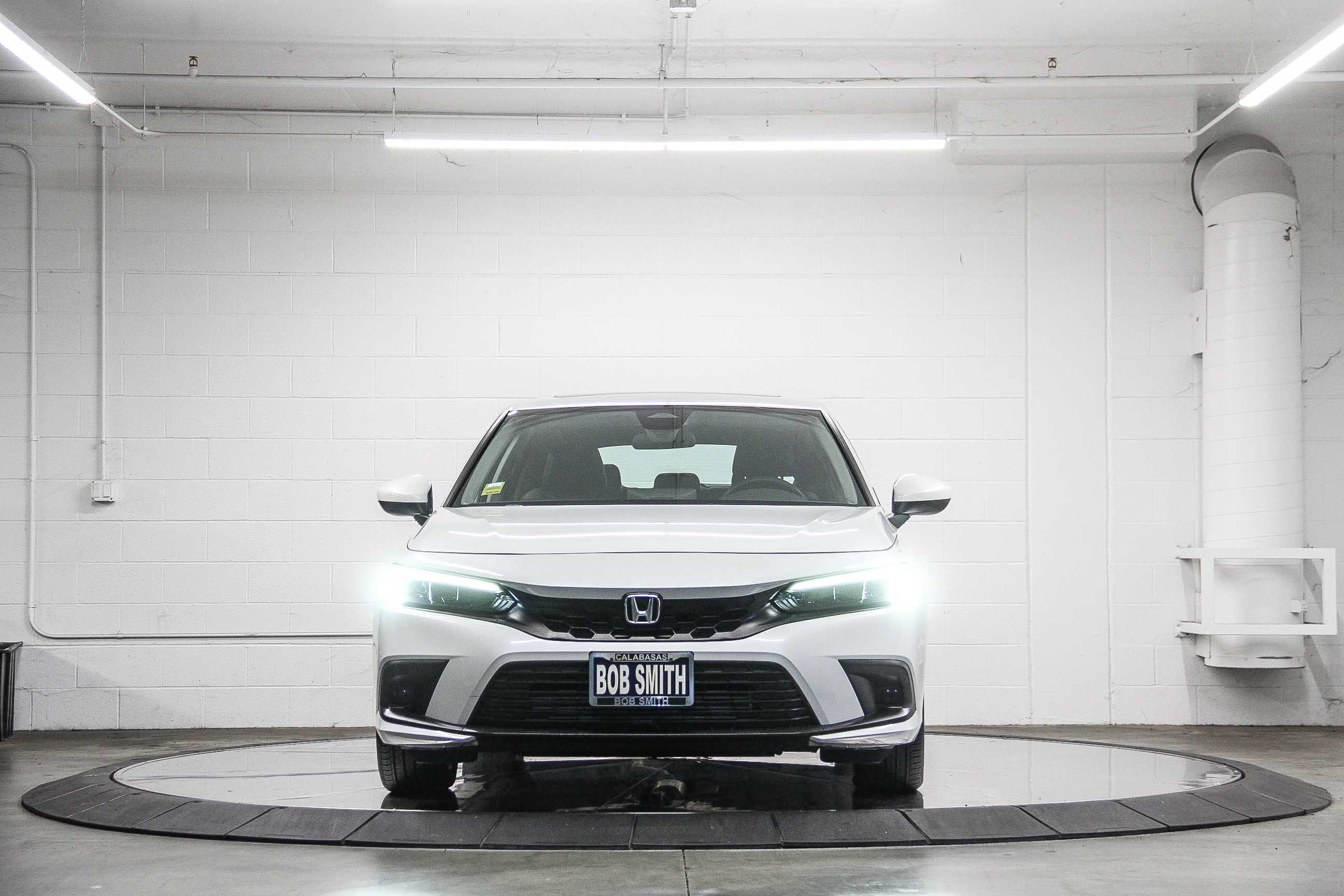 Used 2023 Honda Civic EX-L image 2