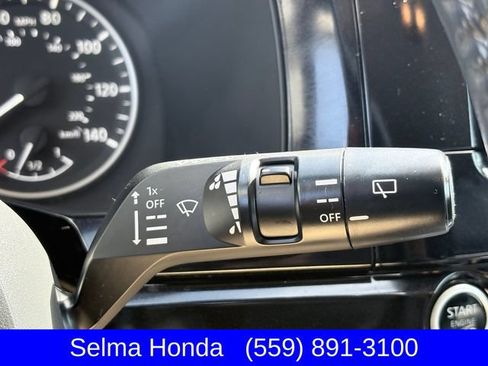 Used 2022 Nissan Pathfinder SL AWD/4WD image 17
