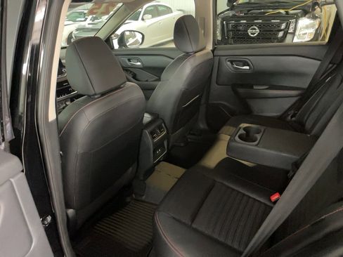 Used 2025 Nissan Rogue SV image 19