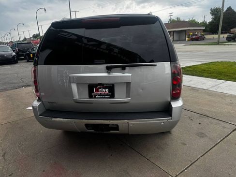 Used 2011 GMC Yukon Denali AWD/4WD image 5