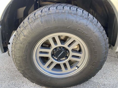 Used 2016 Ford F150 Lariat w/ Equipment Group 502A Luxury image 13