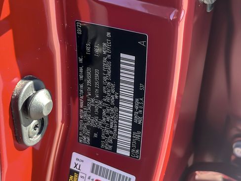 Used 2023 Toyota Highlander Limited image 27