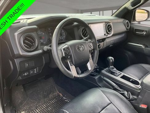 Used 2021 Toyota Tacoma TRD Off-Road w/ TRD Premium Off Road Package AWD/4WD image 17