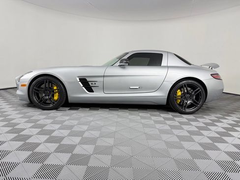 Used 2011 Mercedes-Benz SLS AMG Coupe image 7