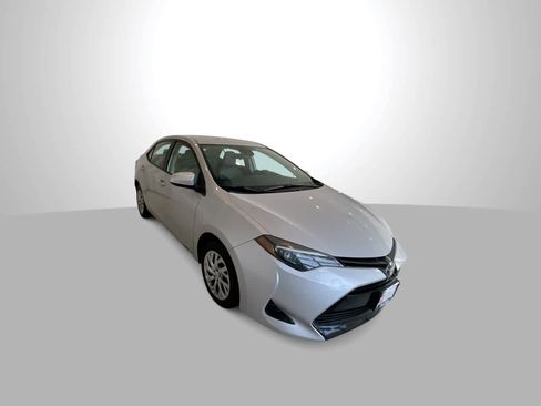 Used 2019 Toyota Corolla LE image 2