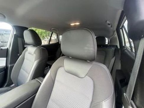 Used 2025 Chevrolet Trax LT image 17