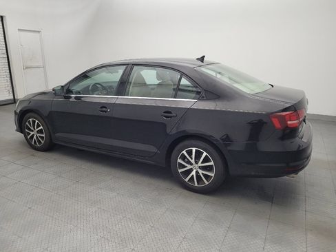 Used 2017 Volkswagen Jetta SE FWD image 3