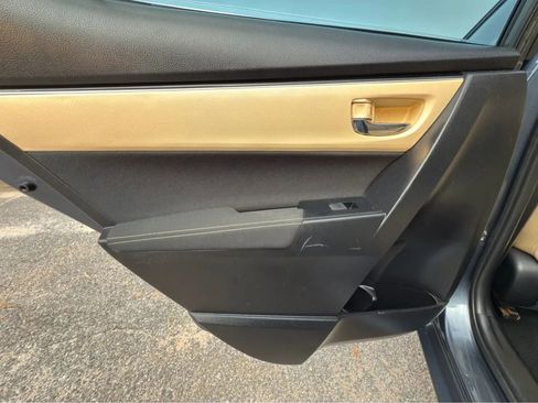 Used 2017 Toyota Corolla LE image 33