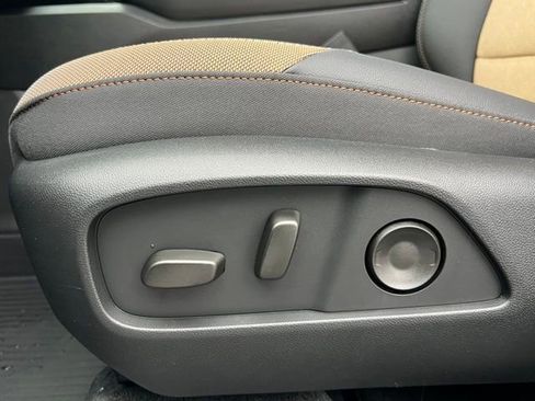 New 2026 Chevrolet Equinox ACTIV w/ Convenience Package III AWD/4WD image 18