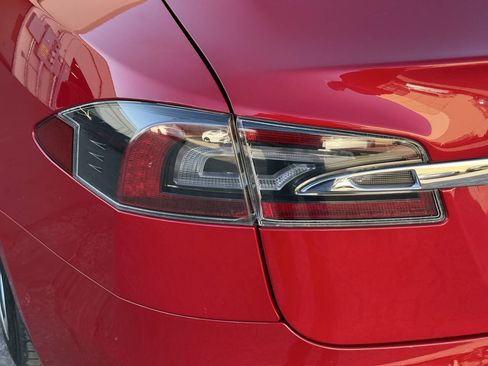 Used 2020 Tesla Model S Long Range Plus image 39