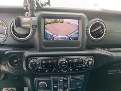 Used 2020 Jeep Wrangler Unlimited Sahara w/ Safety Group AWD/4WD image 22