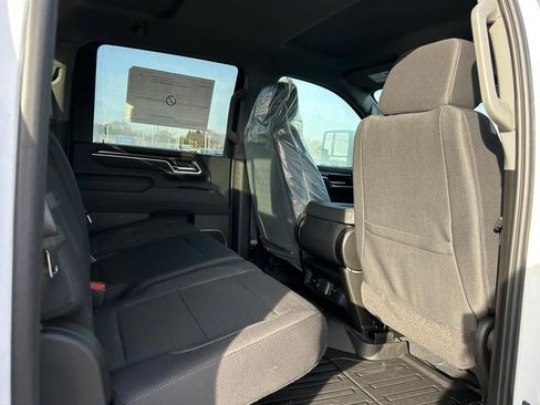 New 2026 GMC Sierra 2500 SLE image 17