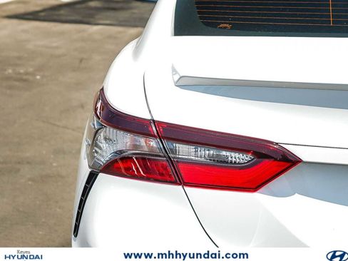 Used 2021 Toyota Camry SE w/ Carpet Mat Package (TMS) FWD image 7