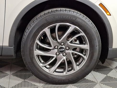 Used 2022 Lincoln Corsair AWD w/ Equipment Group 101A image 11