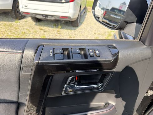 Used 2022 Toyota 4Runner TRD Off-Road Premium AWD/4WD image 16