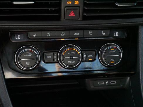 Certified 2023 Volkswagen Jetta SEL FWD image 20