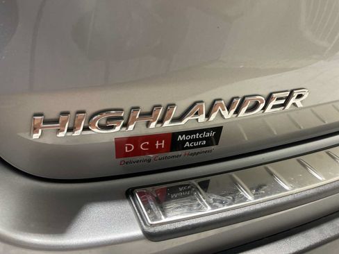 Used 2018 Toyota Highlander XLE FWD image 7