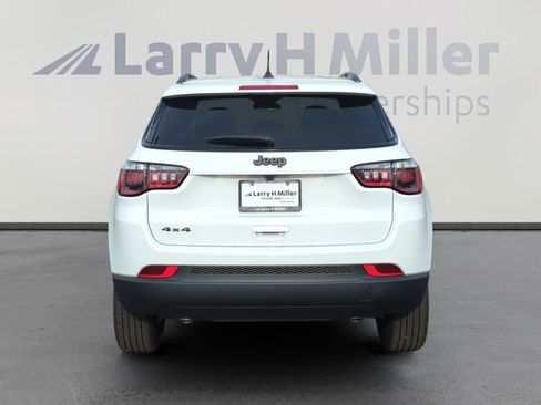 New 2026 Jeep Compass Latitude image 4