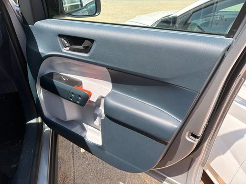 Used 2024 Ford Maverick XLT FWD image 11