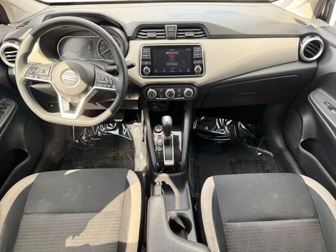 Used 2020 Nissan Versa SV image 10
