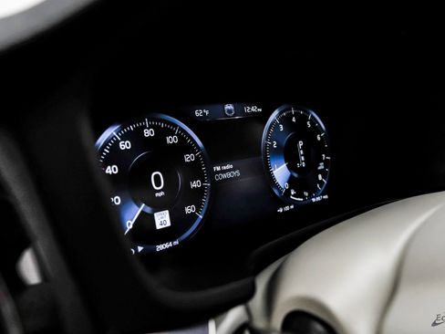 Used 2020 Volvo V60 T5 Momentum w/ Protection Package Premier image 31