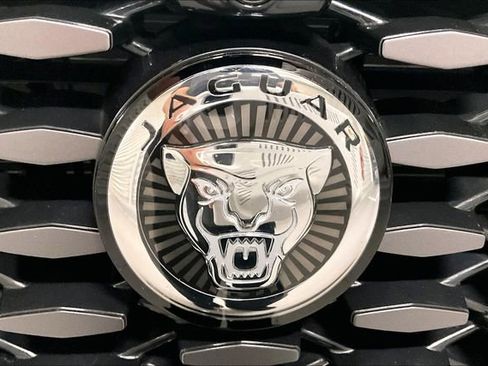 Certified 2025 Jaguar F-PACE R-Dynamic S image 32